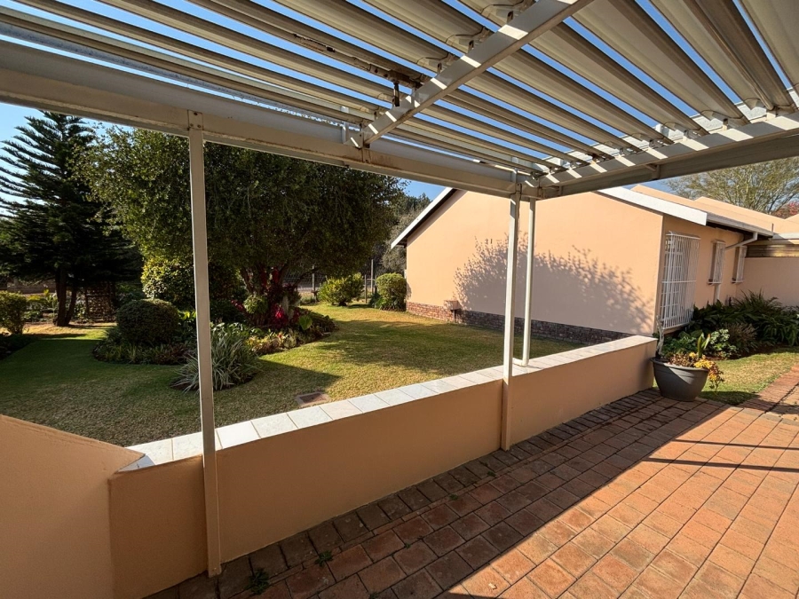 2 Bedroom Property for Sale in Die Wilgers Gauteng