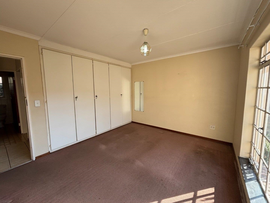 2 Bedroom Property for Sale in Die Wilgers Gauteng