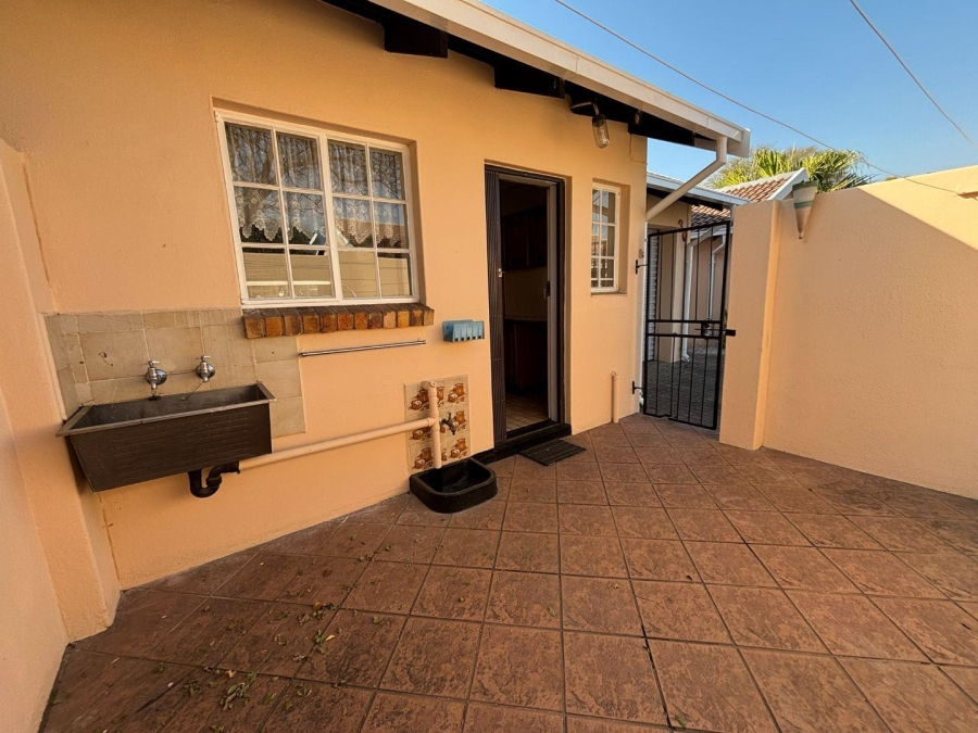 2 Bedroom Property for Sale in Die Wilgers Gauteng