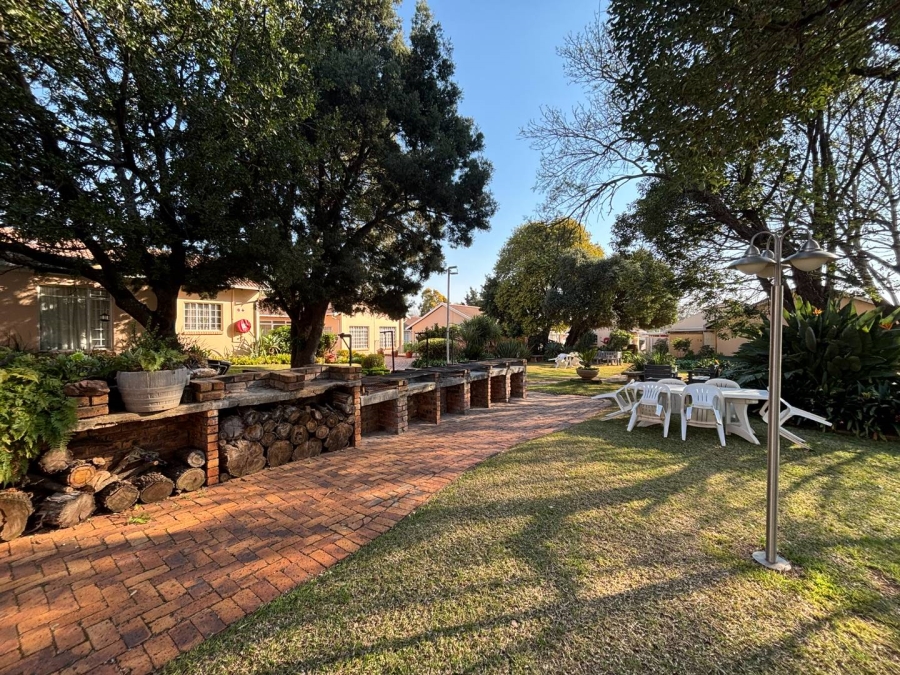 2 Bedroom Property for Sale in Die Wilgers Gauteng