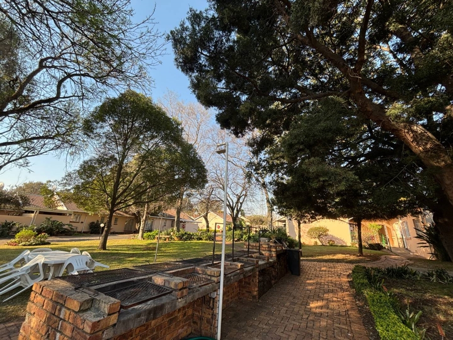 2 Bedroom Property for Sale in Die Wilgers Gauteng