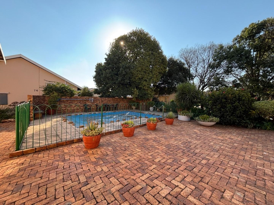 2 Bedroom Property for Sale in Die Wilgers Gauteng