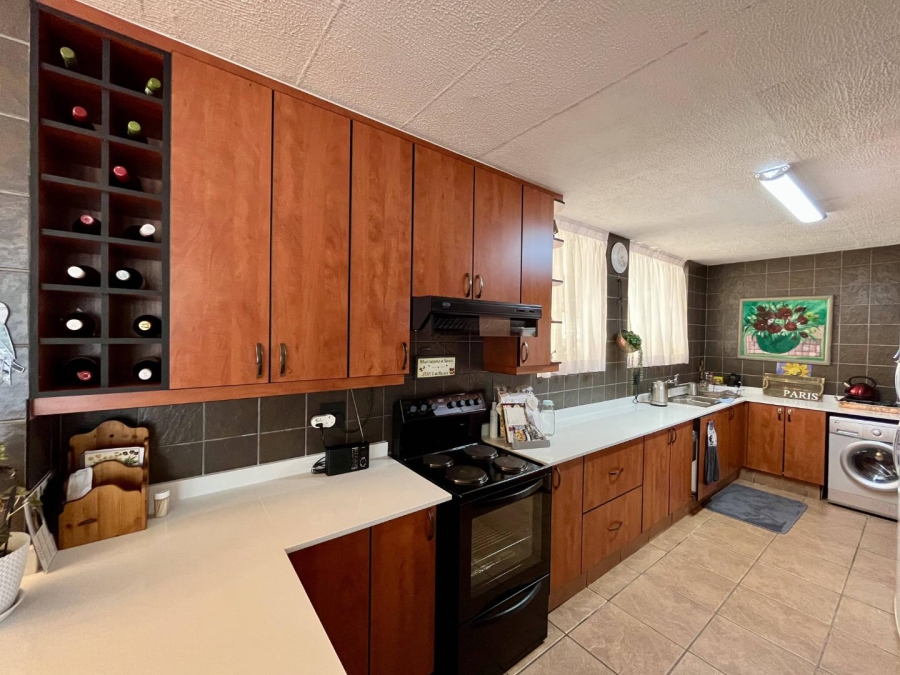 3 Bedroom Property for Sale in La Montagne Gauteng