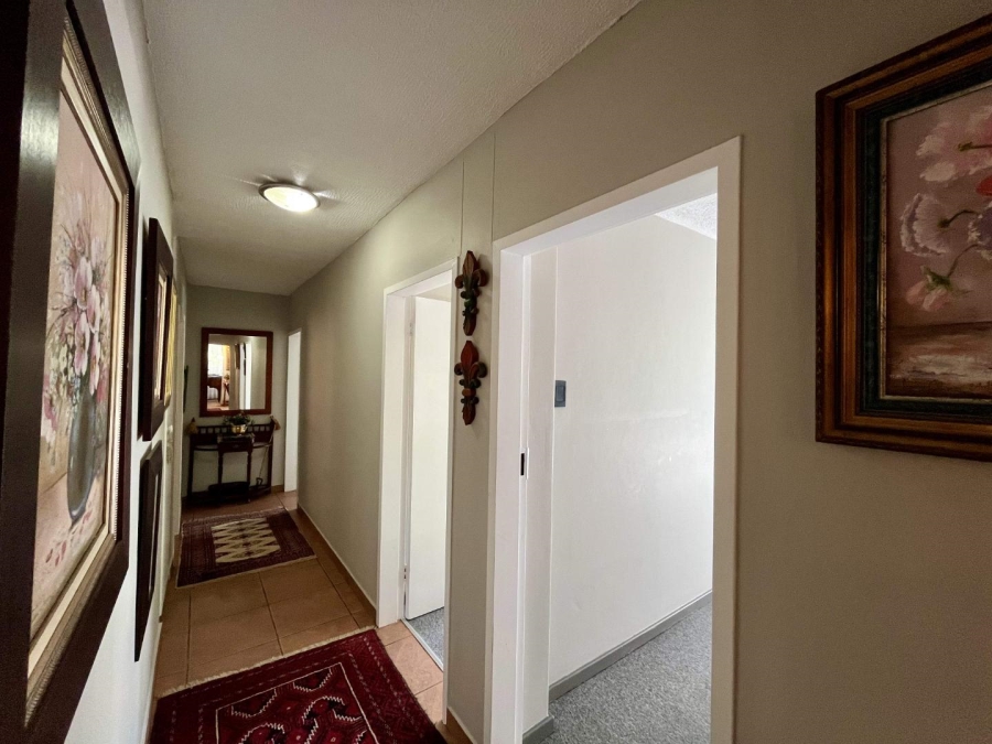 3 Bedroom Property for Sale in La Montagne Gauteng