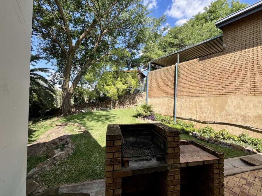3 Bedroom Property for Sale in La Montagne Gauteng