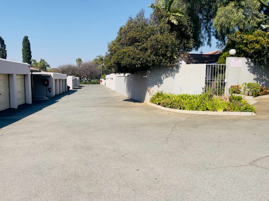 To Let 2 Bedroom Property for Rent in Weltevreden A H Gauteng