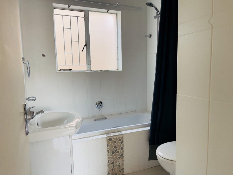 To Let 2 Bedroom Property for Rent in Weltevreden A H Gauteng