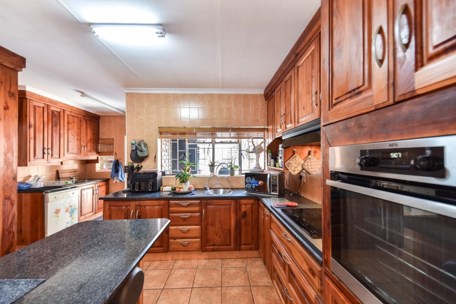 4 Bedroom Property for Sale in Kilner Park Gauteng