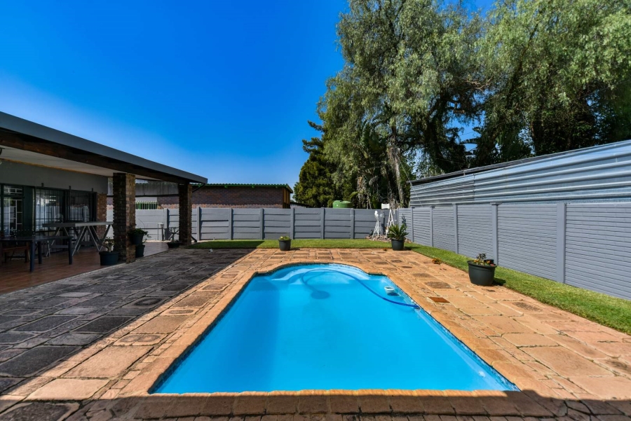 4 Bedroom Property for Sale in Kilner Park Gauteng