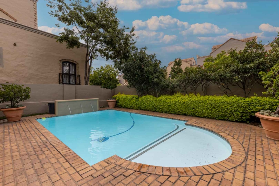 1 Bedroom Property for Sale in Lonehill Gauteng