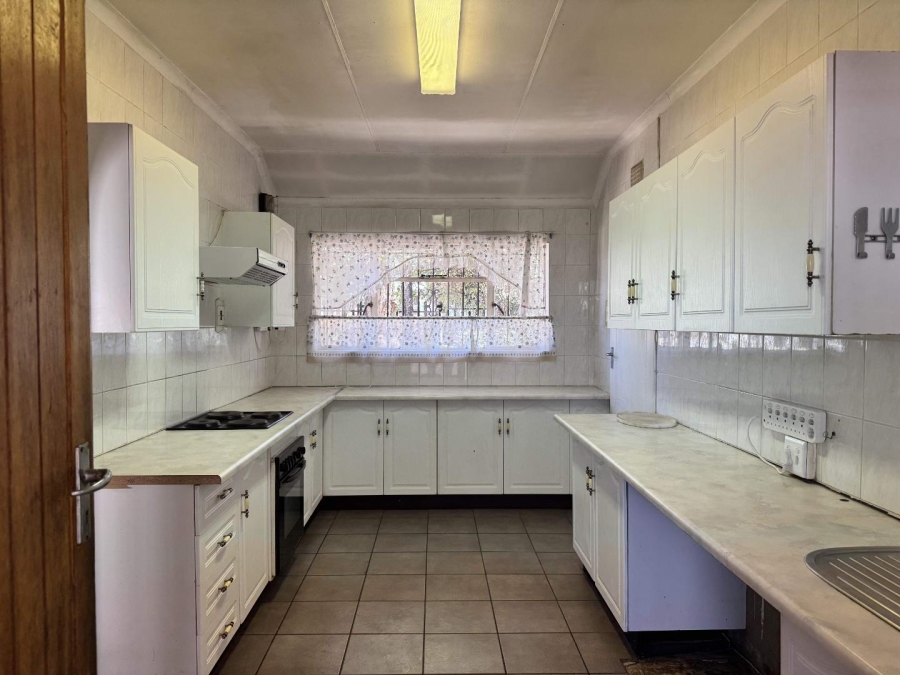 3 Bedroom Property for Sale in Bonaero Park Gauteng