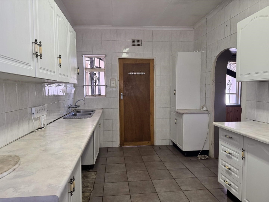3 Bedroom Property for Sale in Bonaero Park Gauteng