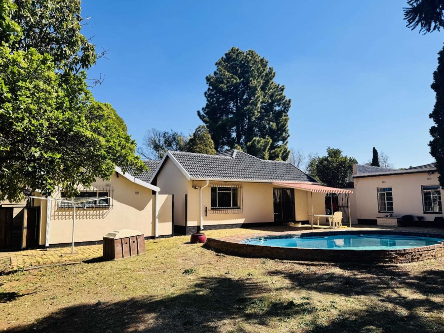 3 Bedroom Property for Sale in Bonaero Park Gauteng