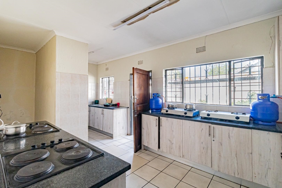 6 Bedroom Property for Sale in Westdene Gauteng