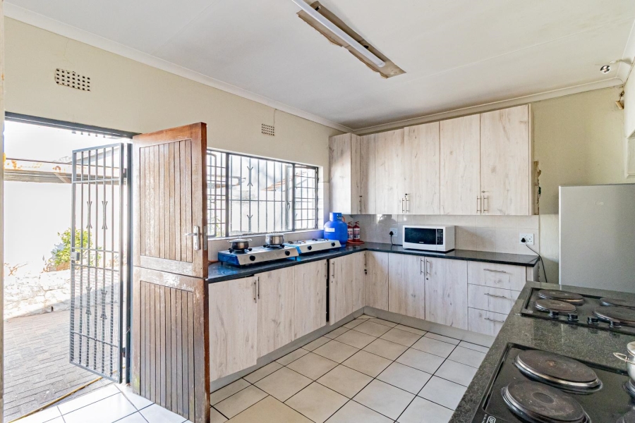 6 Bedroom Property for Sale in Westdene Gauteng