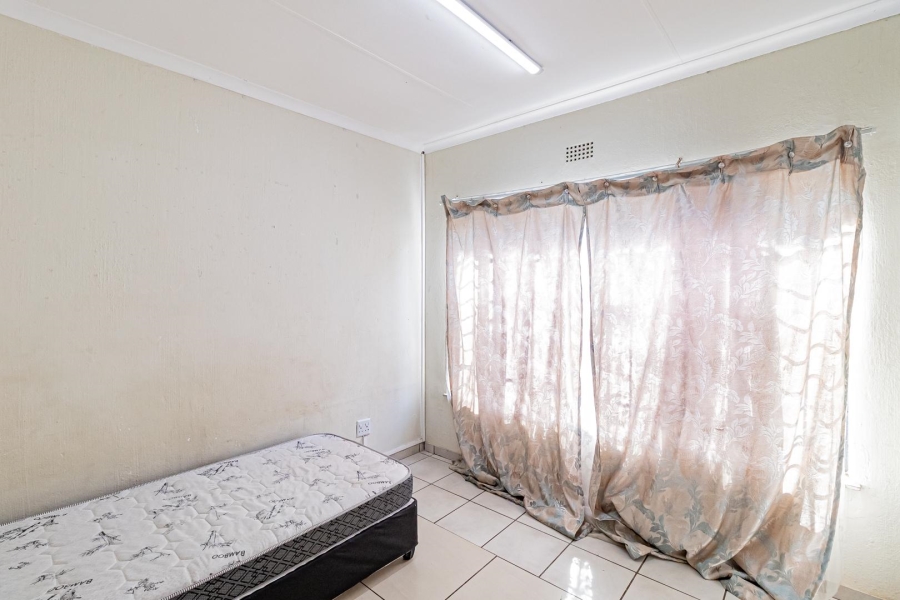 6 Bedroom Property for Sale in Westdene Gauteng
