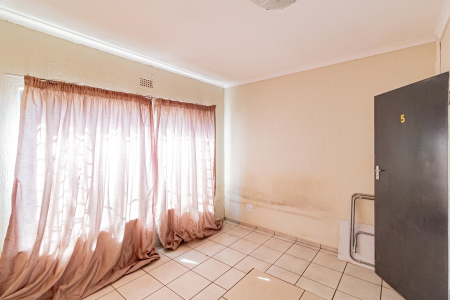 6 Bedroom Property for Sale in Westdene Gauteng