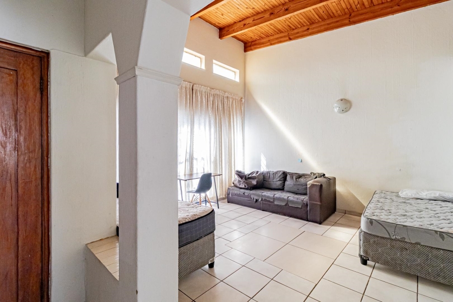 6 Bedroom Property for Sale in Westdene Gauteng