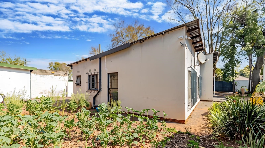 7 Bedroom Property for Sale in Westdene Gauteng