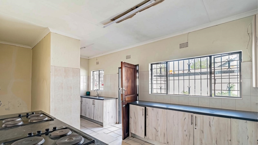 7 Bedroom Property for Sale in Westdene Gauteng