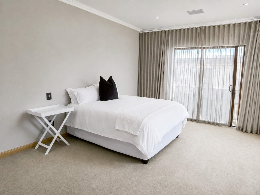 To Let 3 Bedroom Property for Rent in Bryanston Gauteng