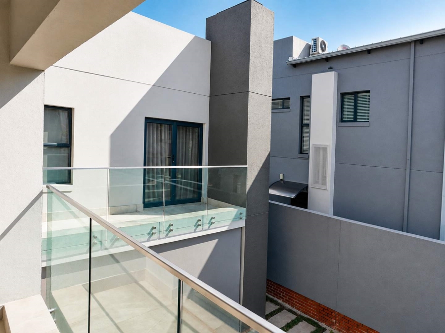 To Let 3 Bedroom Property for Rent in Bryanston Gauteng