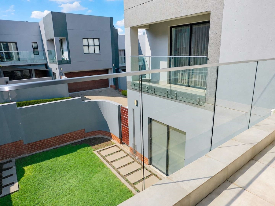 To Let 3 Bedroom Property for Rent in Bryanston Gauteng