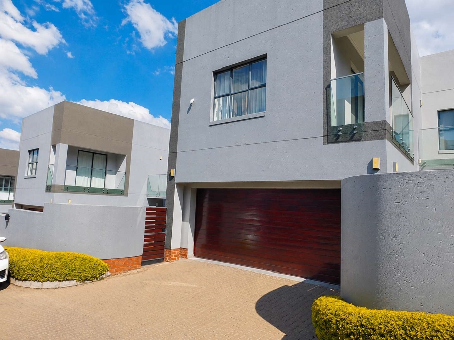 To Let 3 Bedroom Property for Rent in Bryanston Gauteng