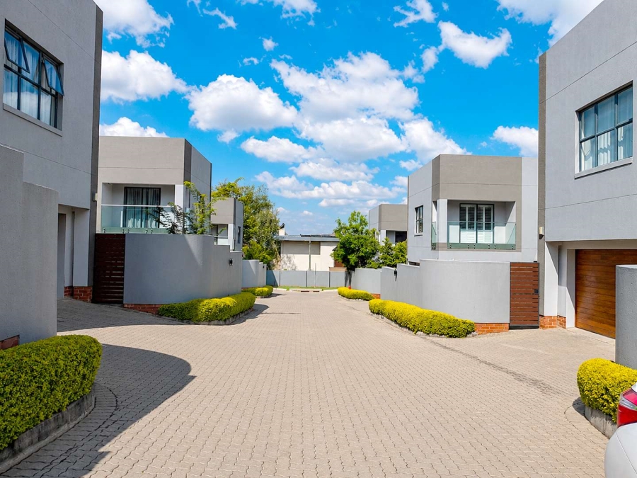 To Let 3 Bedroom Property for Rent in Bryanston Gauteng