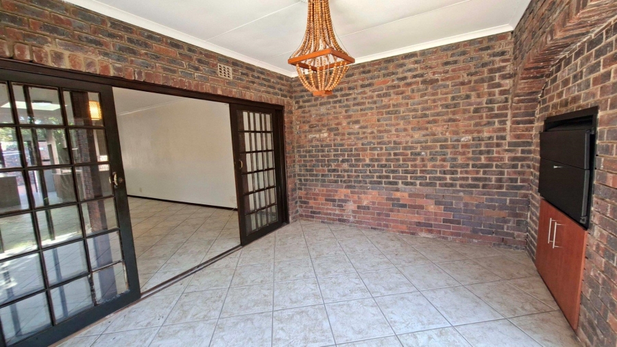 3 Bedroom Property for Sale in Douglasdale Gauteng