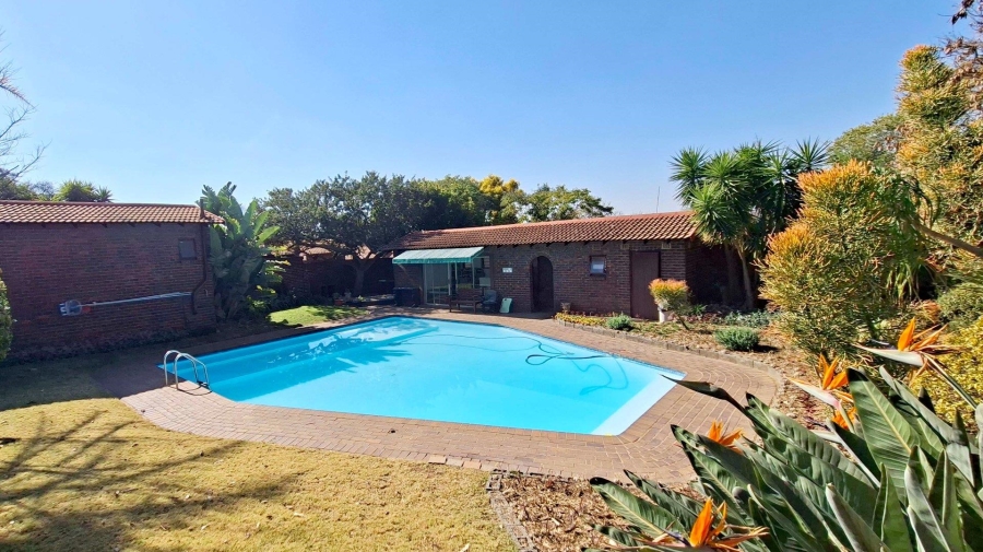 3 Bedroom Property for Sale in Douglasdale Gauteng