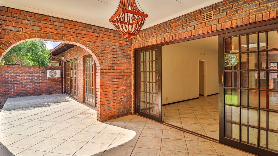 3 Bedroom Property for Sale in Douglasdale Gauteng