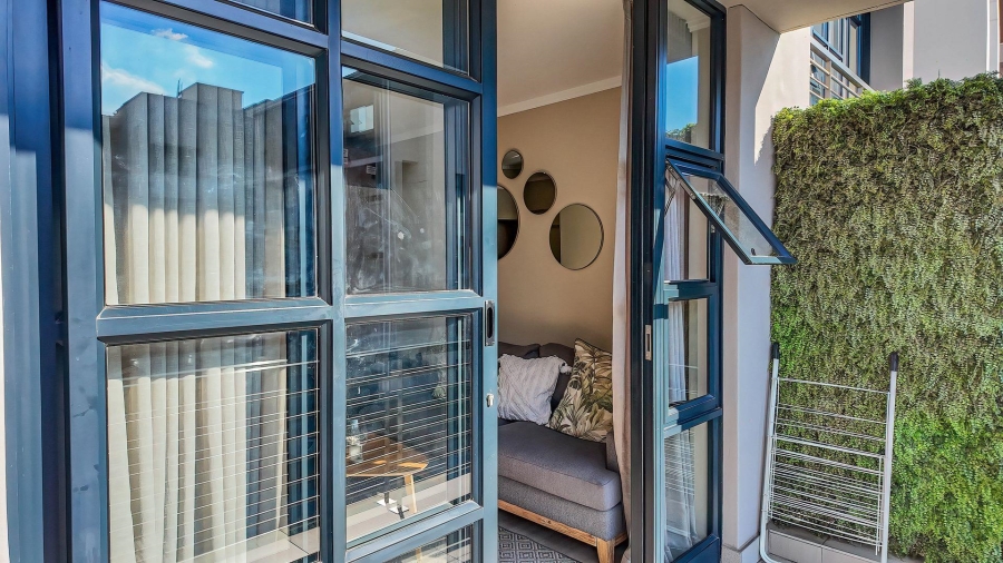 To Let 2 Bedroom Property for Rent in Rosebank Gauteng