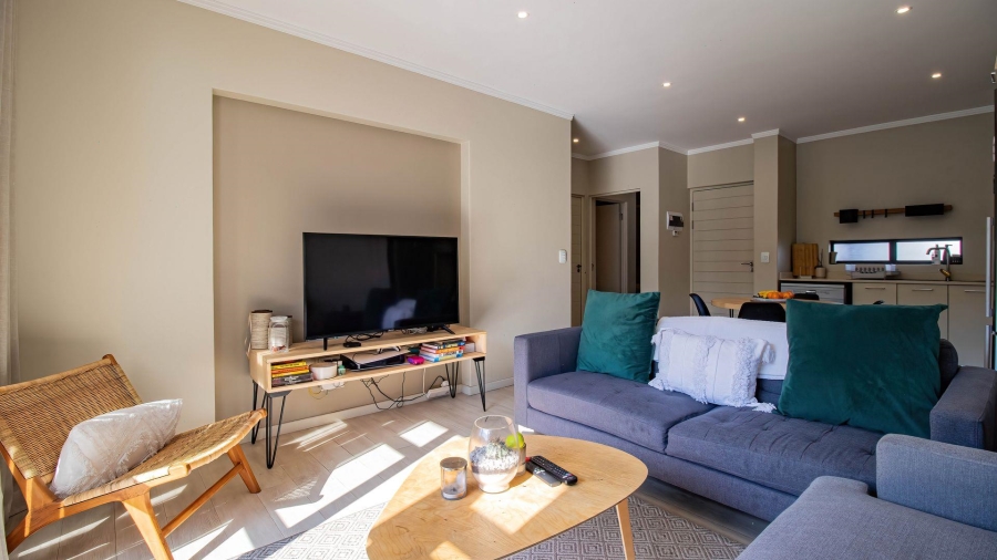 To Let 2 Bedroom Property for Rent in Rosebank Gauteng