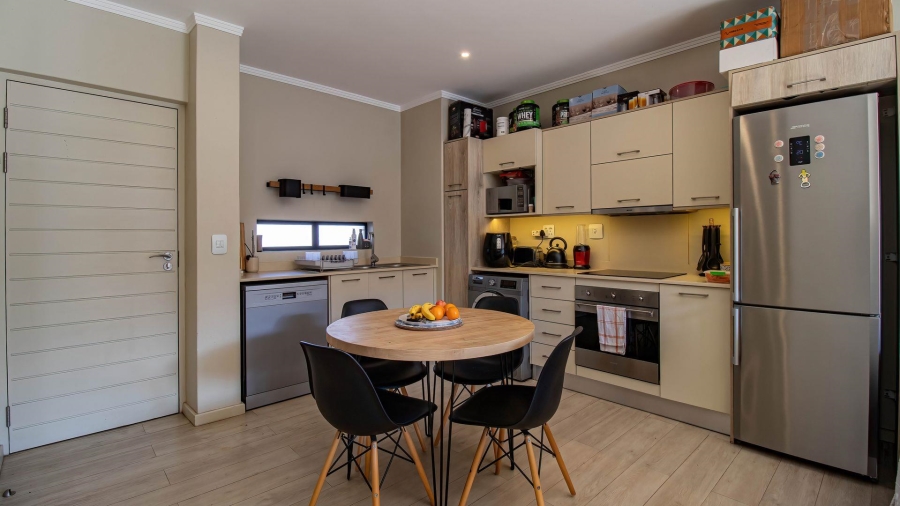 To Let 2 Bedroom Property for Rent in Rosebank Gauteng