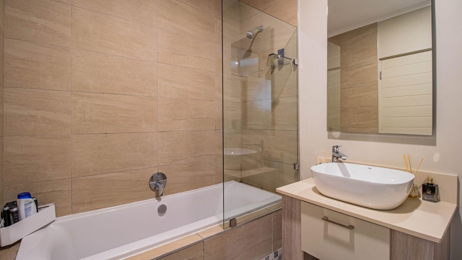 To Let 2 Bedroom Property for Rent in Rosebank Gauteng