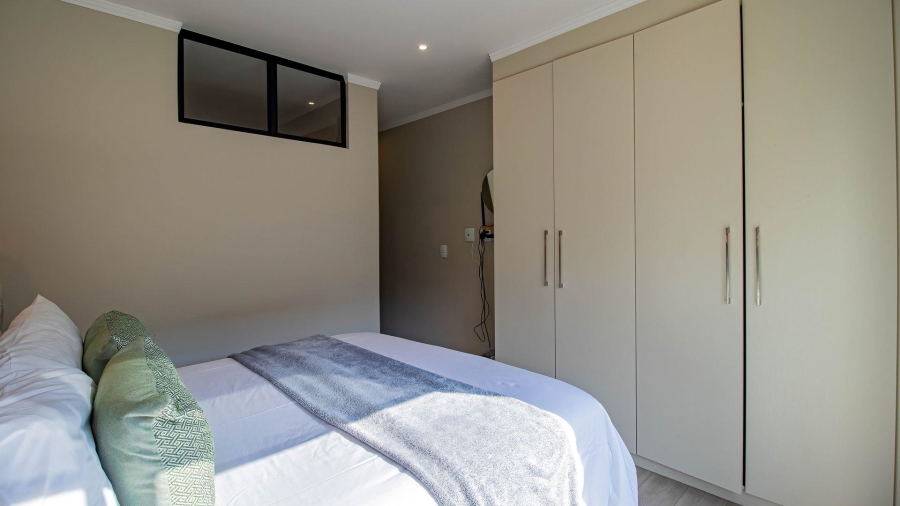 To Let 2 Bedroom Property for Rent in Rosebank Gauteng
