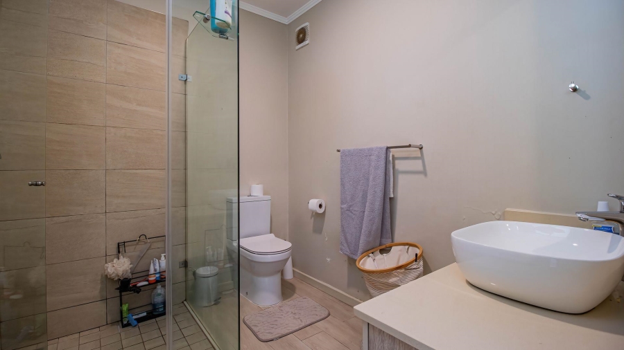 To Let 2 Bedroom Property for Rent in Rosebank Gauteng