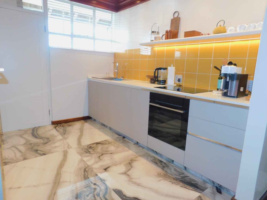 To Let 2 Bedroom Property for Rent in Illovo Gauteng