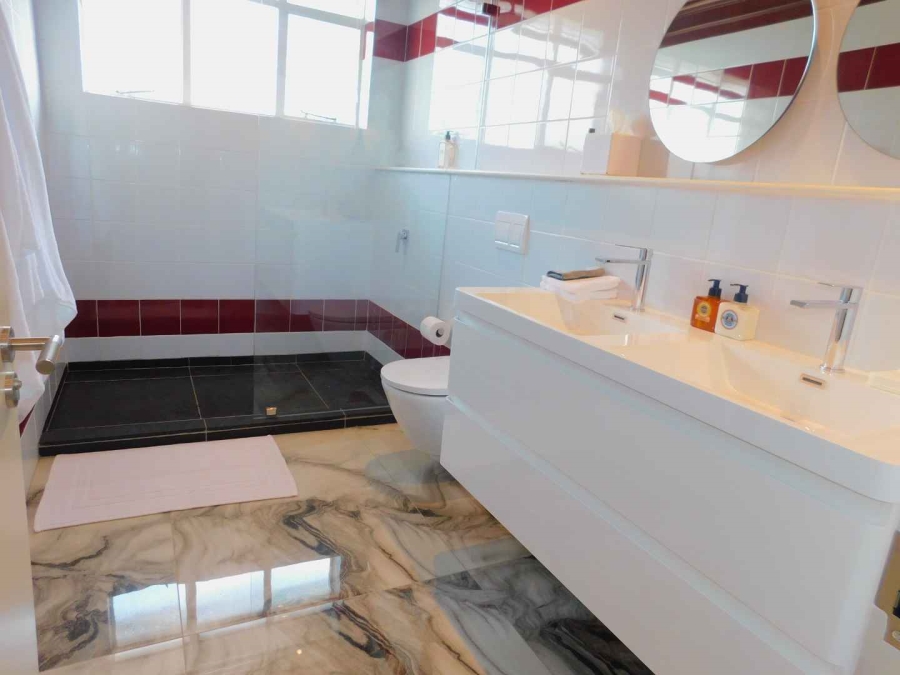To Let 2 Bedroom Property for Rent in Illovo Gauteng