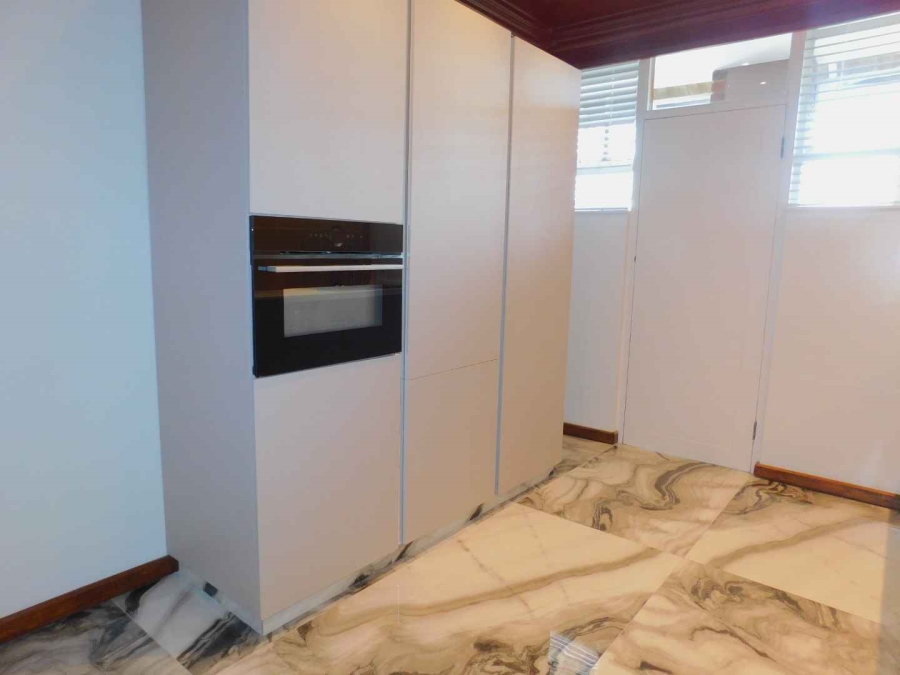 To Let 2 Bedroom Property for Rent in Illovo Gauteng