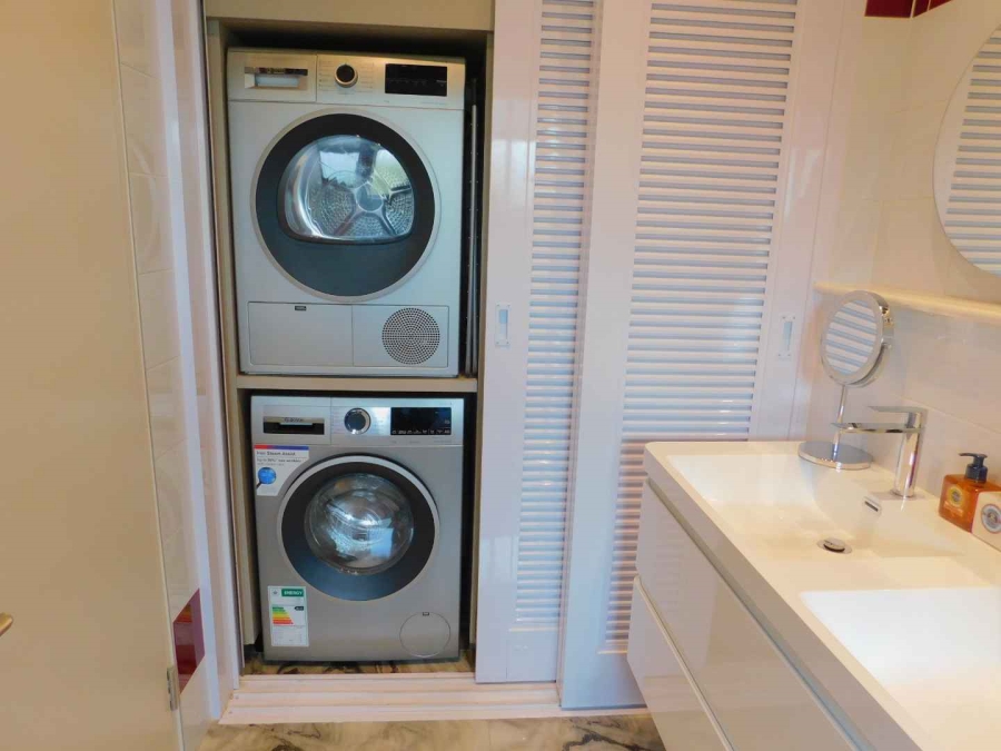 To Let 2 Bedroom Property for Rent in Illovo Gauteng