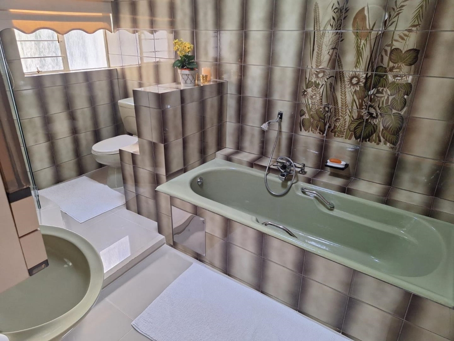To Let 3 Bedroom Property for Rent in Fairland Gauteng