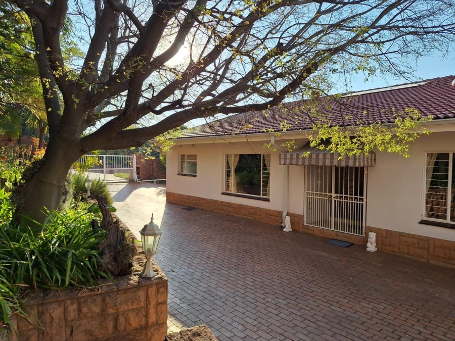 To Let 3 Bedroom Property for Rent in Fairland Gauteng