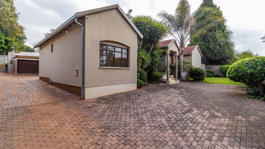 4 Bedroom Property for Sale in Weltevreden A H Gauteng