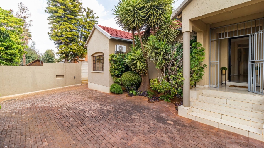 4 Bedroom Property for Sale in Weltevreden A H Gauteng