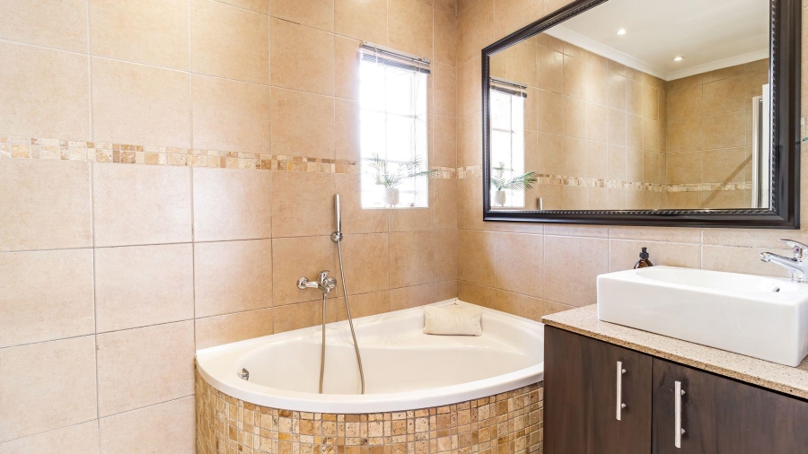 4 Bedroom Property for Sale in Weltevreden A H Gauteng