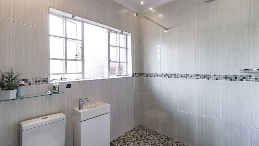 4 Bedroom Property for Sale in Weltevreden A H Gauteng
