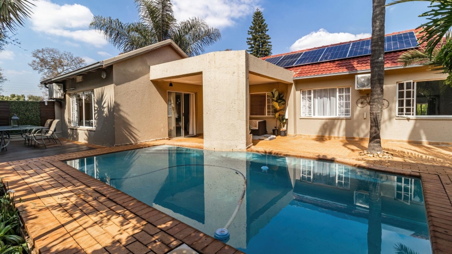 4 Bedroom Property for Sale in Weltevreden A H Gauteng