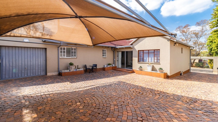 4 Bedroom Property for Sale in Weltevreden A H Gauteng